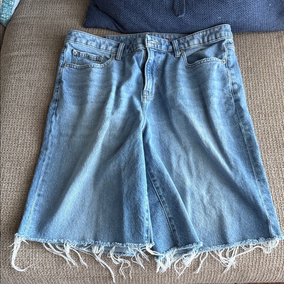 Lucky Brand Medium Blue Relaxed Jeans - Picture 4 of 6